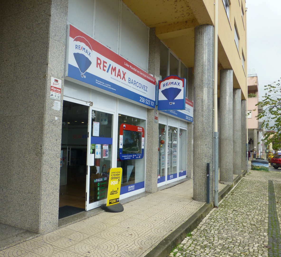 BARCOVEZ/REMAX